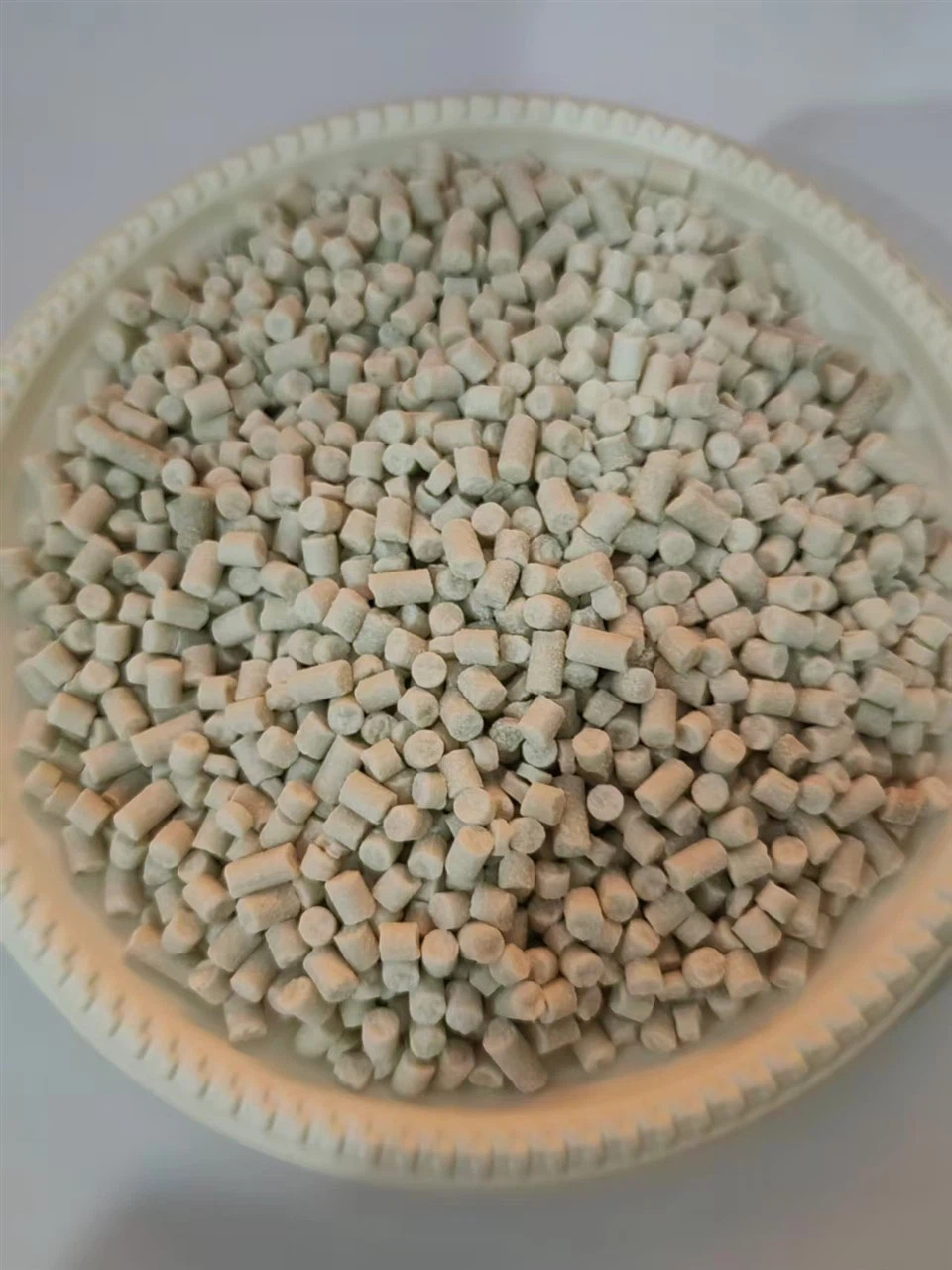 Granulaire TAIC pour fils et câbles en caoutchouc
